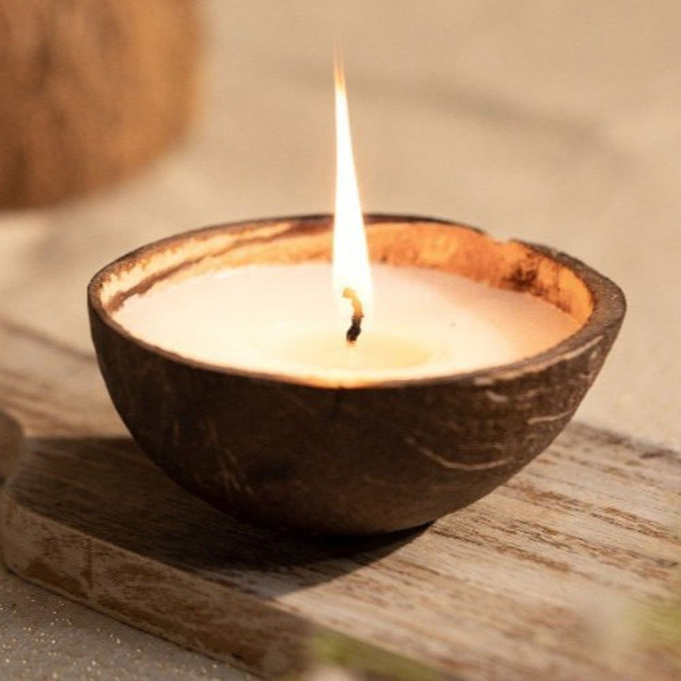 Aromatic Coconut Shell Candles with Soy Wax - Pack of 2 image 4